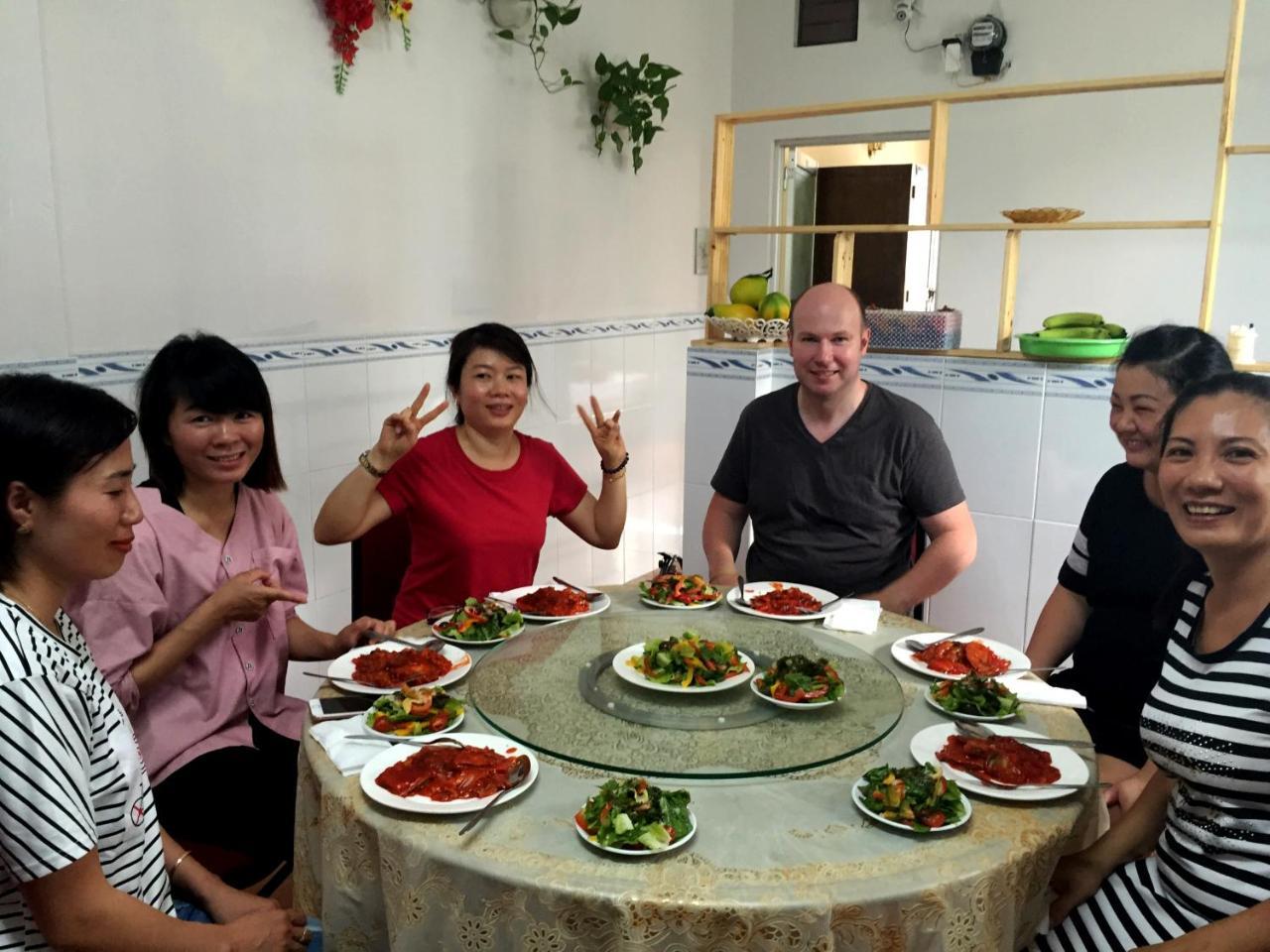 Ba Dat Homestay District 6 Bandar Ho Chi Minh Luaran gambar